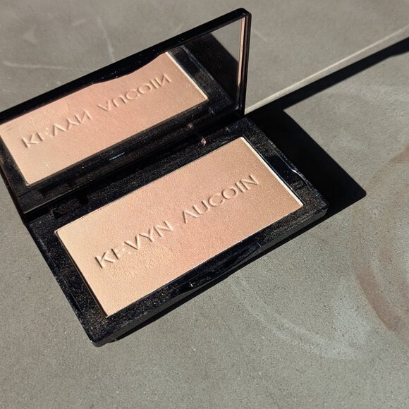 Kevyn Aucoin Beauty | The Neo-Highlighter 3-in-1 powder highlighter palette - Picture 11 of 16